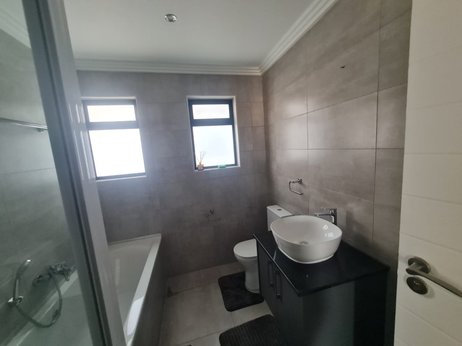 4 Bedroom Property for Sale in Kidds Beach Eastern Cape